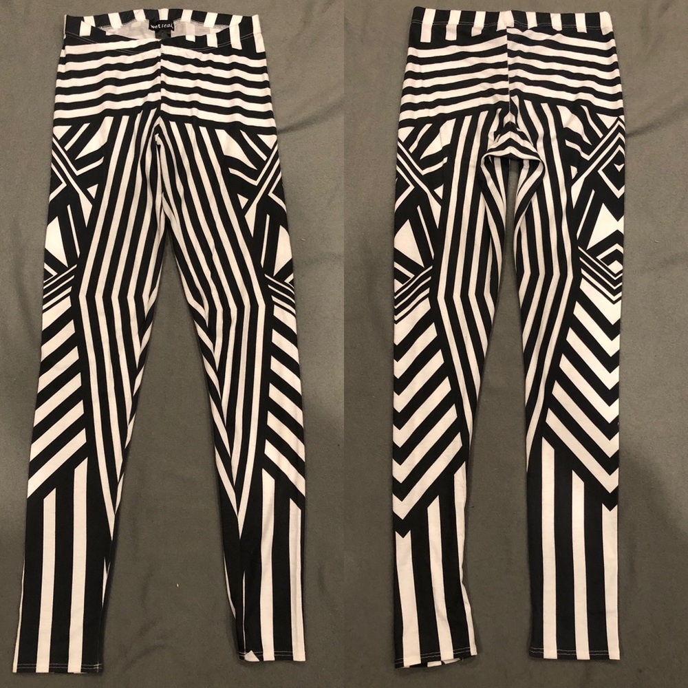 Striped Geometric Leggings Black&White - Medium